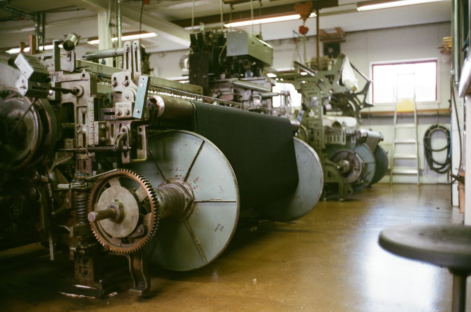 Industrial looms